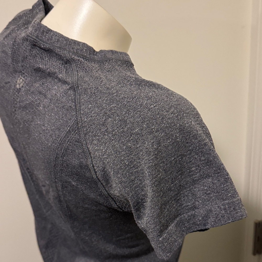 Lululemon Athletica Dark Gray Short Sleeve Top - Picture 6 of 6